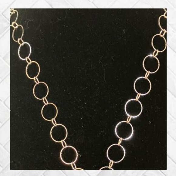 Handcrafted Contemporary Royal Blue Sodalite Necklace in Silver-Tone - Picture 5 of 8